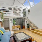 Paris Super Loft Overtop