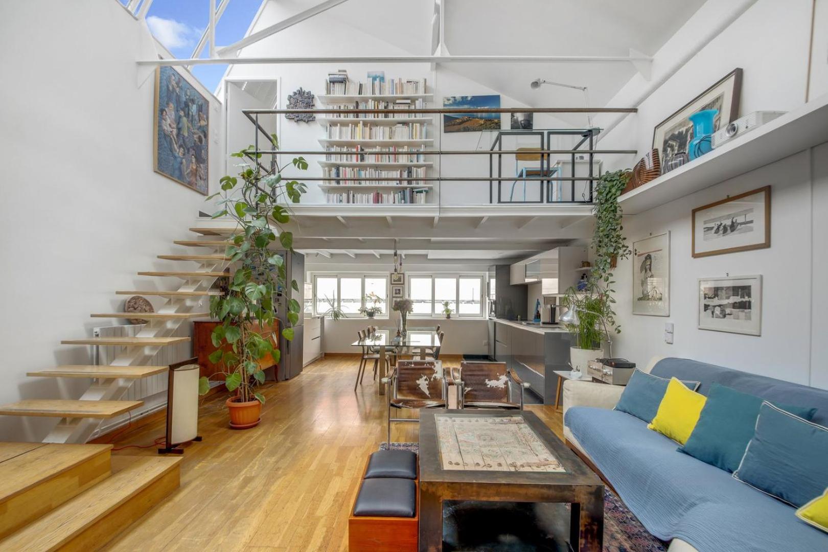 Super Loft Overtop Appartement